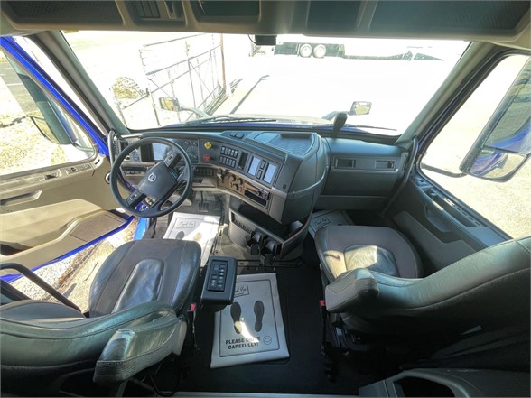 2020 VOLVO VNL64T860 8032048171